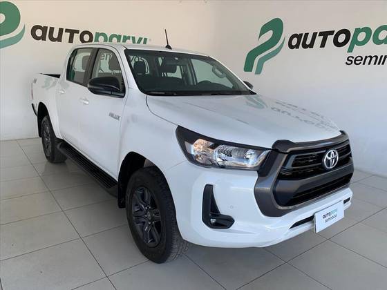 TOYOTA HILUX 2.8 D-4D TURBO DIESEL CD SR 4X4 AUTOMÁTICO